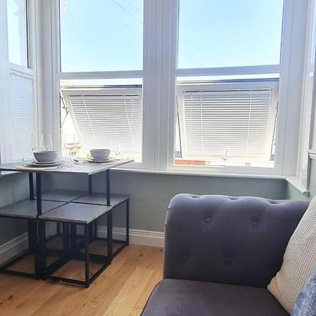 Westcliff-On-Sea Modern 2 Bedroom Apartment - Free Parking Southend-on-Sea Exterior foto