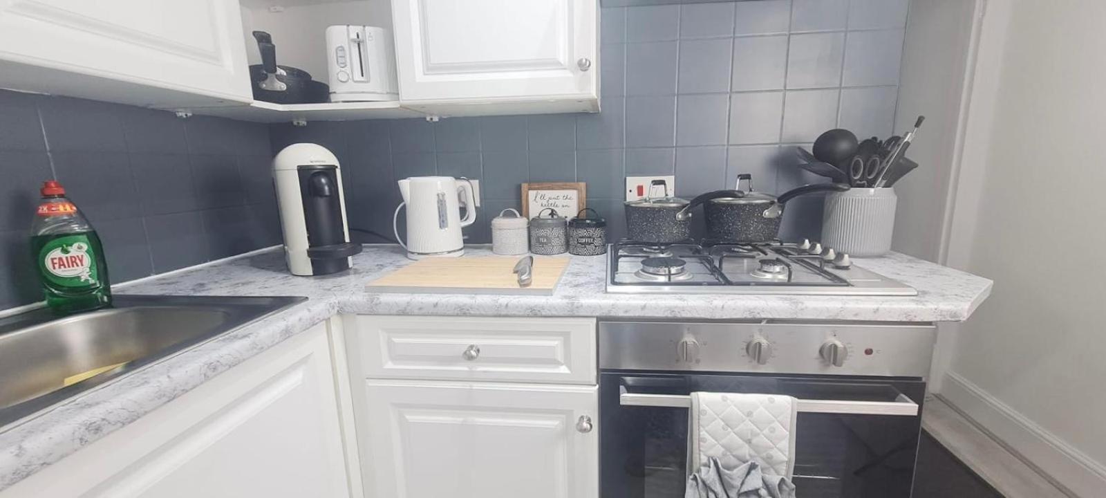 Westcliff-On-Sea Modern 2 Bedroom Apartment - Free Parking Southend-on-Sea Exterior foto