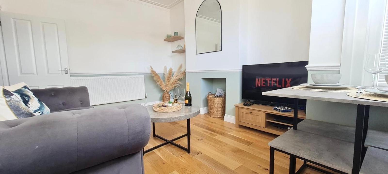 Westcliff-On-Sea Modern 2 Bedroom Apartment - Free Parking Southend-on-Sea Exterior foto