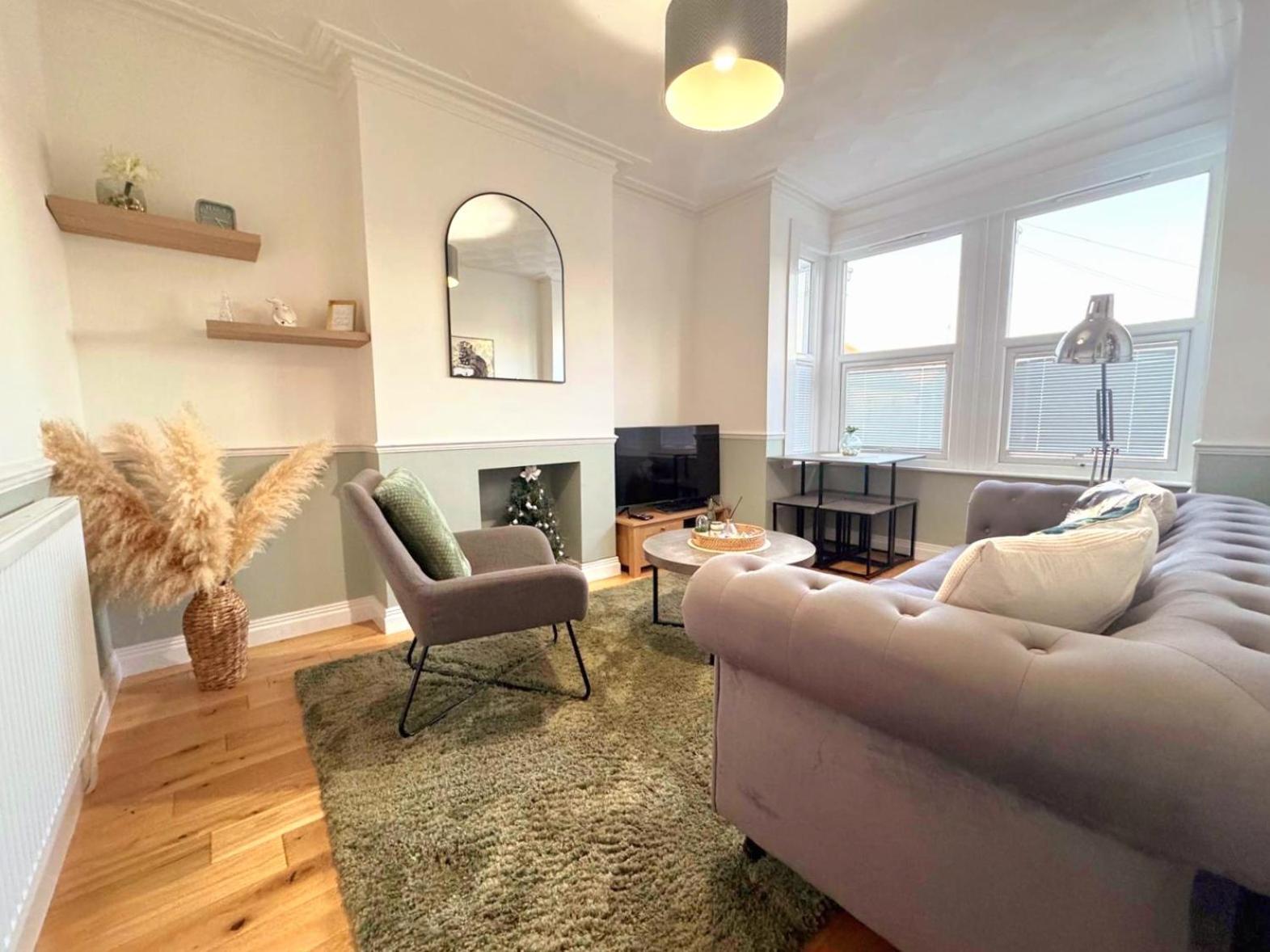 Westcliff-On-Sea Modern 2 Bedroom Apartment - Free Parking Southend-on-Sea Exterior foto
